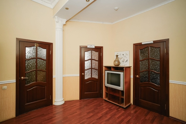 Купить дом в Омске. Вариант № 44414, 33, площадь -  квм, цена 26000000 рублей