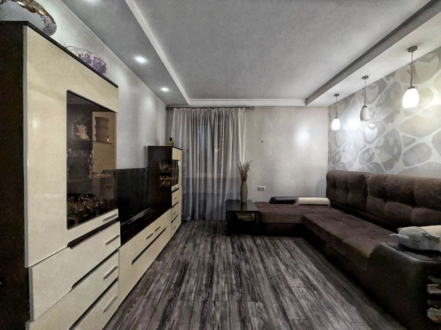 Купить квартиру в Москве. Вариант № 8414328, 7, площадь -  квм, цена 20000000 рублей