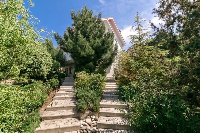 Купить дом в Севастополе. Вариант № 32104, 34, площадь -  квм, цена 67000000 рублей