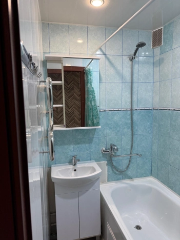 Купить двухкомнатную квартиру в Новосибирской области. Вариант № 10267582, 10, площадь -  квм, цена 4000000 рублей