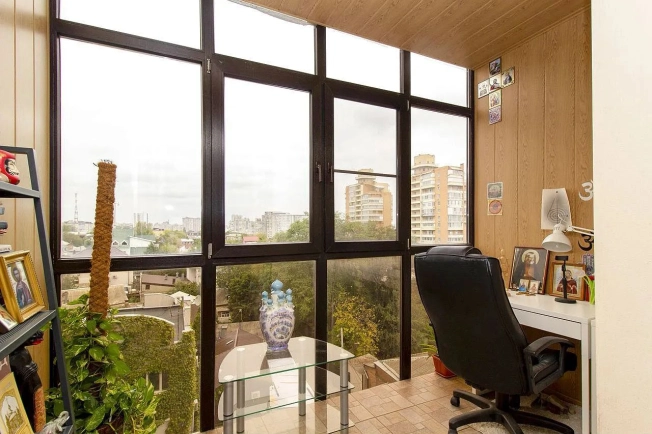 Купить двухкомнатную квартиру в районе Кировский в Ростове-на-Дону. Вариант № 27928, 3, площадь -  квм, цена 12589999 рублей