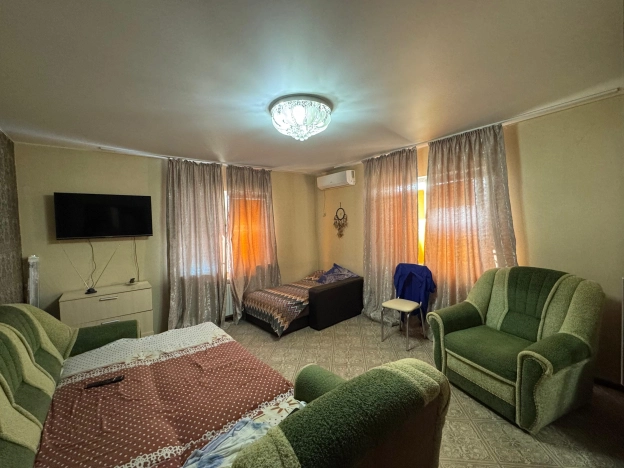 Купить однокомнатную квартиру на улице Обсерваторная в Ростовской области. Вариант № 1032440, 5, площадь -  квм, цена 5500000 рублей