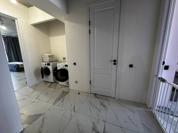 Купить трехкомнатную квартиру в Микрорайоне 5-й в Вологде. Вариант № 8714, 6, площадь -  квм, цена 20470000 рублей