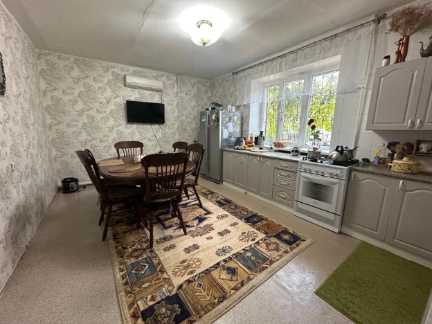 Купить дом в Элисте. Вариант № 5922172, 8, площадь -  квм, цена 17000000 рублей