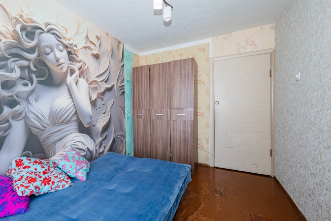 Купить четырехкомнатную квартиру в районе Дзержинский в Новосибирске. Вариант № 5985, 5, площадь - квм, цена 5390000 рублей