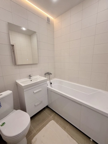 Купить однокомнатную квартиру в Калужской области. Вариант № 6211658, 16, площадь -  квм, цена 4399999 рублей