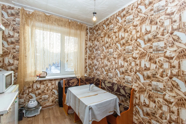 Купить квартиру в Тобольске. Вариант № 10410889, 1, площадь -  квм, цена 3100000 рублей