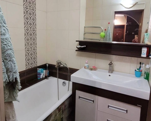 Купить трехкомнатную квартиру в Микрорайоне 29-й, Ангарск в Ангарске. Вариант № 3399270, 9, площадь -  квм, цена 6300000 рублей