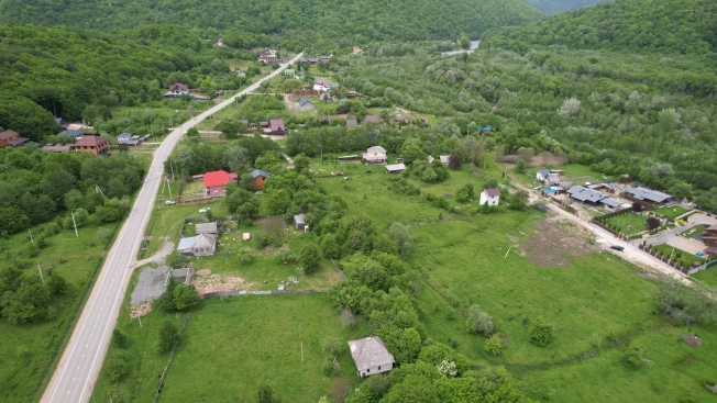 Купить земельный участок на улице Заречная в Республике Адыгея (адыгея). Вариант № 10472040, 6, площадь -  квм, цена 11500000 рублей