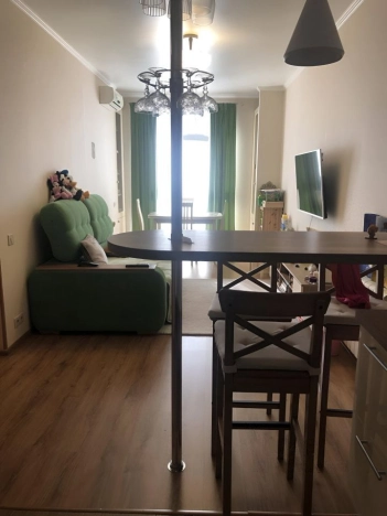 Купить однокомнатную квартиру на улице Новосибирская в Москве. Вариант № 10617799, 5, площадь -  квм, цена 13900000 рублей