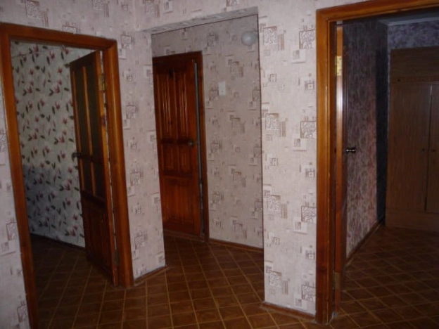 Купить трехкомнатную квартиру на улице Ильи Мухачева в Бийске. Вариант № 1045, 2, площадь -  квм, цена 6850000 рублей