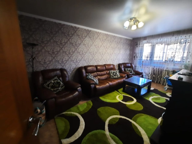 Купить трехкомнатную квартиру в Новосибирской области. Вариант № 7791890, 8, площадь -  квм, цена 5800000 рублей