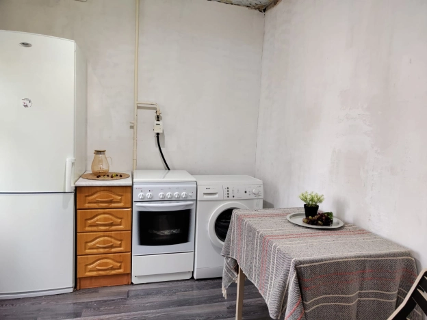 Купить двухкомнатную квартиру на улице Космический проспект в Омске. Вариант № 329501, 6, площадь -  квм, цена 3450000 рублей