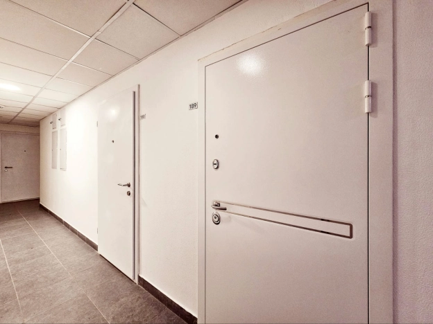 Купить квартиру в Москве. Вариант № 8328580, 8, площадь -  квм, цена 9999990 рублей