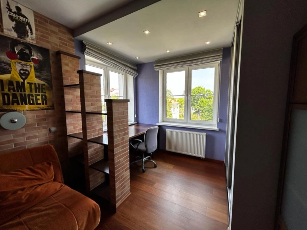 Купить четырехкомнатную квартиру в Калининграде. Вариант № 2436, 16, площадь -  квм, цена 25800000 рублей