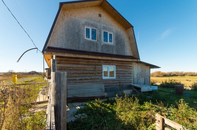 Купить дом на улице Набережная в Тюменской области. Вариант № 15741, 2, площадь -  квм, цена 3500000 рублей