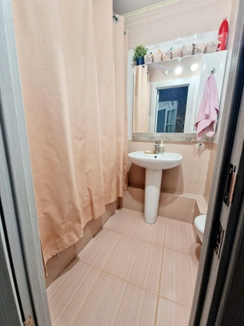 Купить однокомнатную квартиру в Омске. Вариант № 2026310, 15, площадь -  квм, цена 5650000 рублей