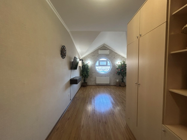 Купить трехкомнатную квартиру в Краснодарском крае. Вариант № 9629947, 16, площадь -  квм, цена 14650000 рублей