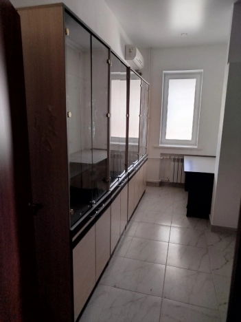 Купить коммерческую недвижимость в Элисте. Вариант № 39413, 1, площадь -  квм, цена 2100000 рублей