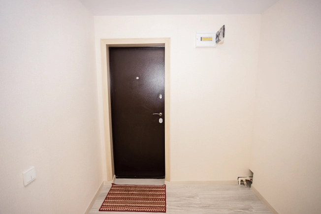 Купить четырехкомнатную квартиру в Омской области. Вариант № 9492224, 25, площадь -  квм, цена 4000000 рублей