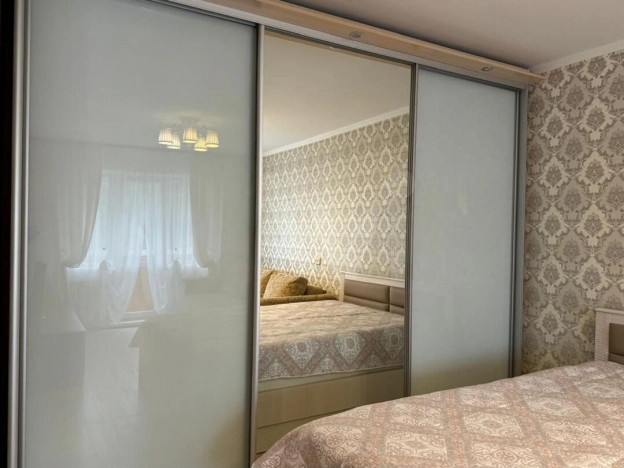 Купить однокомнатную квартиру в районе Калининский в Новосибирске. Вариант № 8335702, 2, площадь -  квм, цена 3950000 рублей