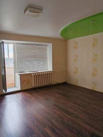 Купить квартиру на улице Ленина в Камешкове. Вариант № 2851996, 6, площадь -  квм, цена 2550000 рублей