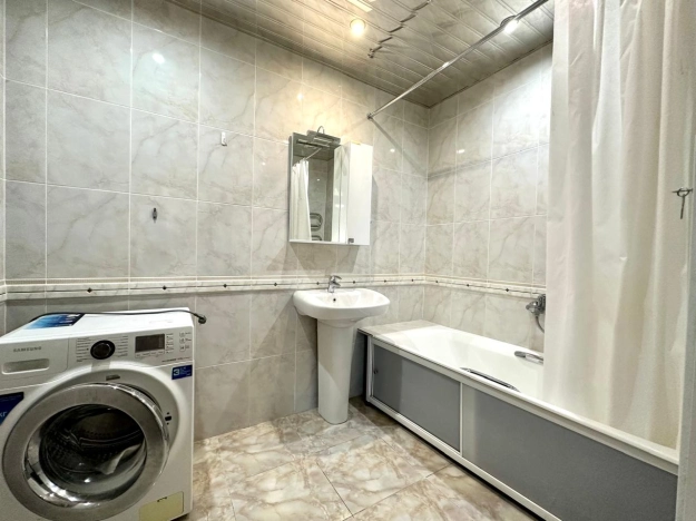 Купить трехкомнатную квартиру в Калуге. Вариант № 235911, 26, площадь -  квм, цена 21000000 рублей