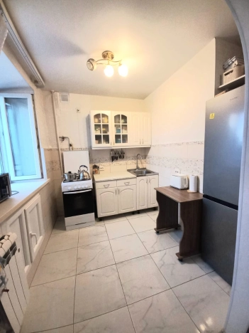 Купить двухкомнатную квартиру в Омске. Вариант № 3815579, 6, площадь -  квм, цена 4600000 рублей