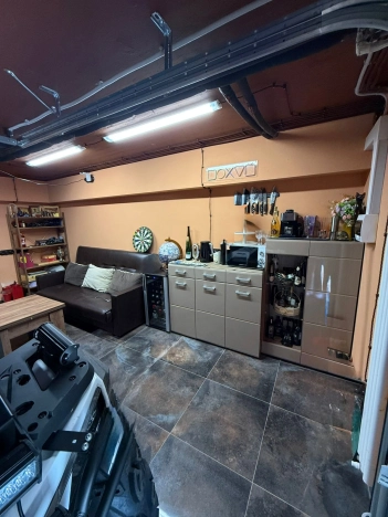 Купить четырехкомнатную квартиру на вторичке в Московской области. Вариант № 7227761, 9, площадь - квм, цена 23350000 рублей