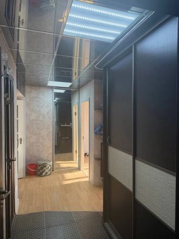 Купить трехкомнатную квартиру на улице Интернациональная в Белгородской области. Вариант № 1664696, 7, площадь -  квм, цена 4550000 рублей