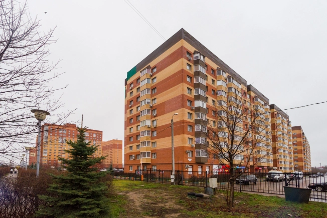 Купить однокомнатную квартиру на вторичке на улице Фасадная в Московской области. Вариант № 10438422, 4, площадь -  квм, цена 3950000 рублей