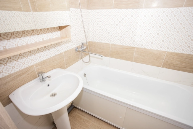 Купить четырехкомнатную квартиру в Омской области. Вариант № 9492224, 9, площадь -  квм, цена 4000000 рублей