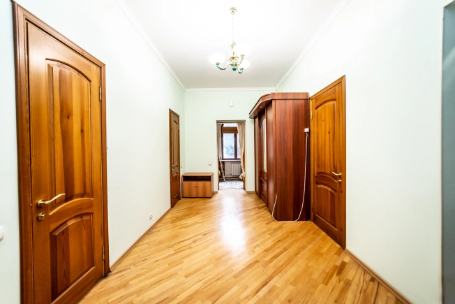 Купить дом в Краснодаре. Вариант № 9109702, 32, площадь -  квм, цена 35000000 рублей