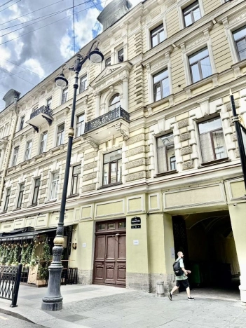 Купить пятикомнатную квартиру в Санкт-Петербурге. Вариант № 8176910, 29, площадь -  квм, цена 24000000 рублей