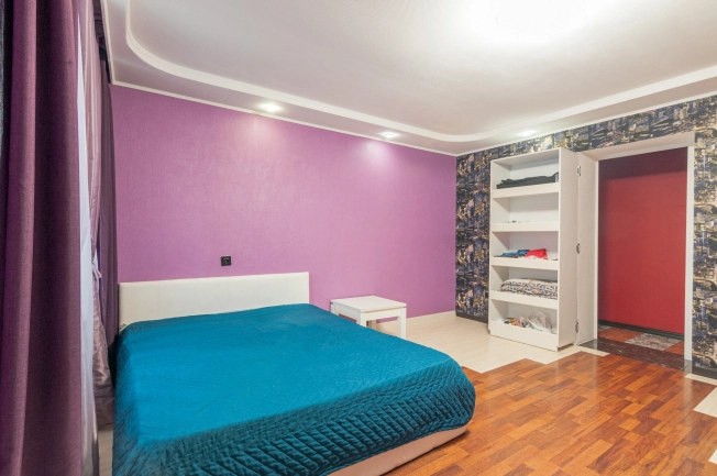 Купить четырехкомнатную квартиру в Вологде. Вариант № 28846, 9, площадь -  квм, цена 11750000 рублей