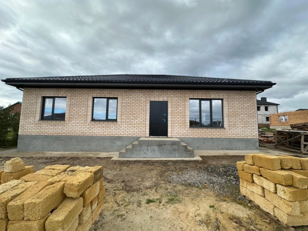 Купить дом в Элисте. Вариант № 5828549, 0, площадь -  квм, цена 7500000 рублей