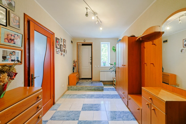 Купить четырехкомнатную квартиру в районе Московский в Калининграде. Вариант № 8560234, 7, площадь -  квм, цена 17999999 рублей