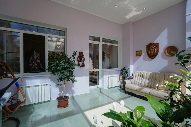 Купить таунхаус в Омске. Вариант № 37970, 8, площадь -  квм, цена 35000000 рублей