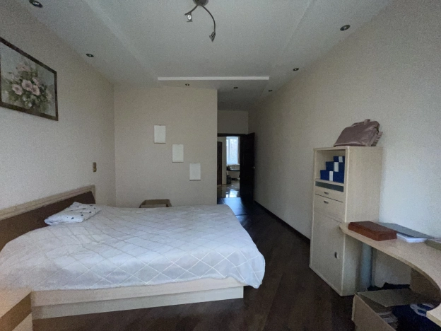 Купить квартиру в Москве. Вариант № 8052022, 2, площадь -  квм, цена 28000000 рублей