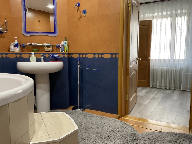 Купить квартиру на вторичке на улице Лермонтова в Чите. Вариант № 2921208, 24, площадь - квм, цена 19500000 рублей