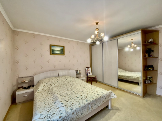 Купить многокомнатную квартиру в Республике Башкортостан. Вариант № 6281, 25, площадь -  квм, цена 10100000 рублей