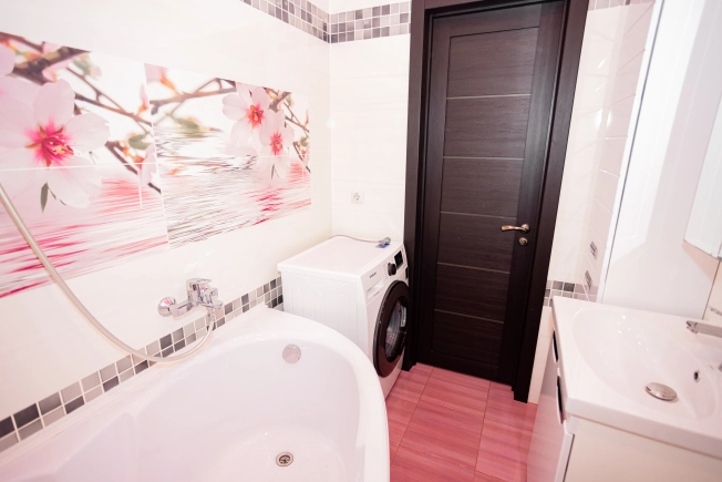 Купить двухкомнатную квартиру в Омске. Вариант № 1366468, 40, площадь -  квм, цена 8000000 рублей