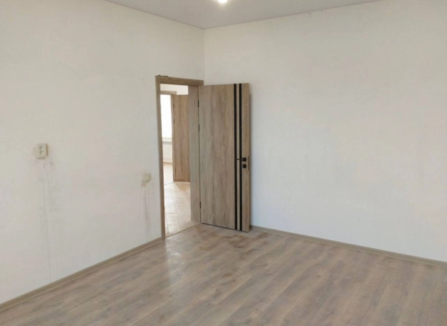 . Вариант № 3412222, 7, площадь - 100 квм, цена 8100000 рублей