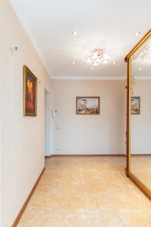 Купить трехкомнатную квартиру в Микрорайоне Лимончики, Ковров в Коврове. Вариант № 2900798, 10, площадь -  квм, цена 11000000 рублей