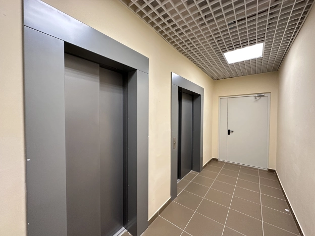 Купить трехкомнатную квартиру в Ленинградской области. Вариант № 5921755, 41, площадь -  квм, цена 8500000 рублей