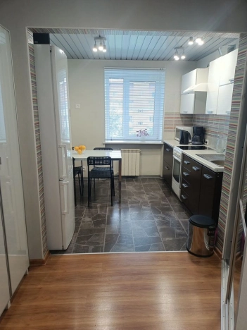 Купить трехкомнатную квартиру в Иркутске. Вариант № 6197896, 2, площадь -  квм, цена 9999000 рублей