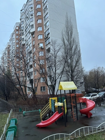 Купить трехкомнатную квартиру на вторичке на улице 9-я Парковая в Москве. Вариант № 10844374, 7, площадь - квм, цена 17950000 рублей