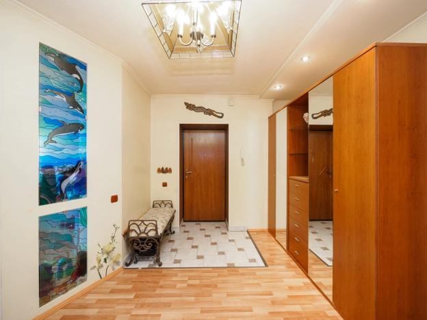 Купить трехкомнатную квартиру в Омске. Вариант № 7996512, 23, площадь -  квм, цена 15290000 рублей