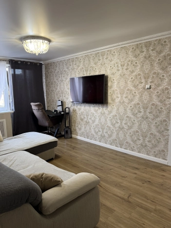 Купить трехкомнатную квартиру в Калининграде. Вариант № 6717198, 4, площадь -  квм, цена 6550000 рублей