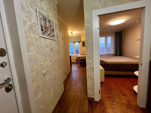 Купить трехкомнатную квартиру на улице Кленовый бульвар в Москве. Вариант № 10627867, 6, площадь -  квм, цена 18000000 рублей